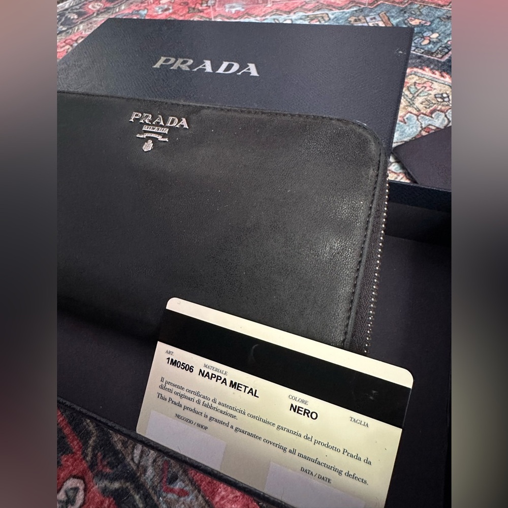 Prada (+ authenticity card) Black Leather Wallet with Box COA - Picture 3 of 6